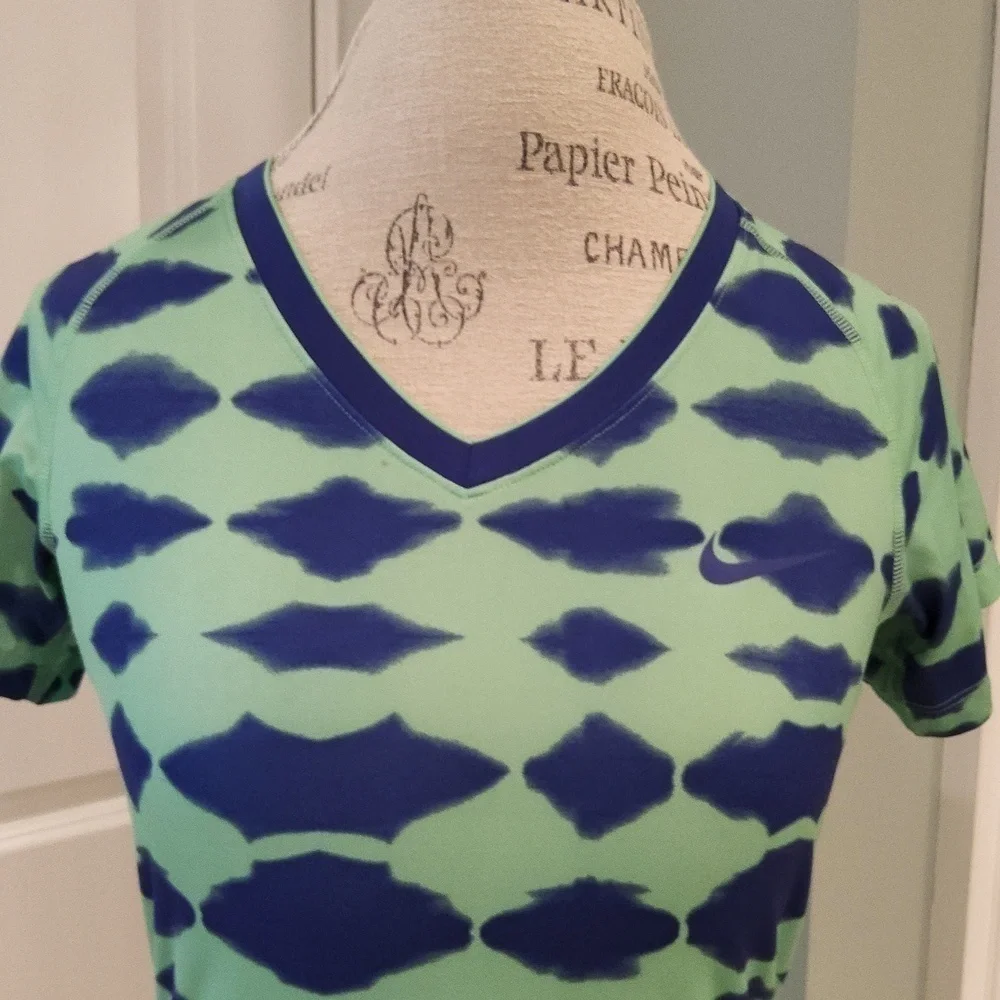 Nike Pro V Neck Tie Dye Green And Blue Short-Sleevel Shirt - Size Medium